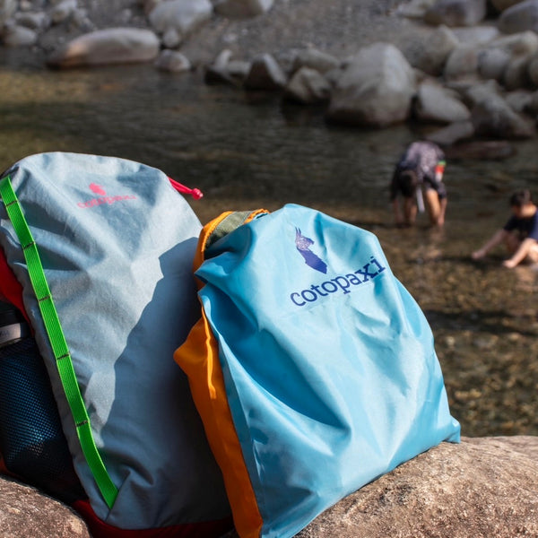 カラフルなアイテムと共に川遊び&BBQに行こう!